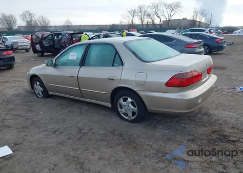 2000 Honda Accord 2.3 Ex z USA, uszkodzony, nr VIN 1HGCG6671YA146589